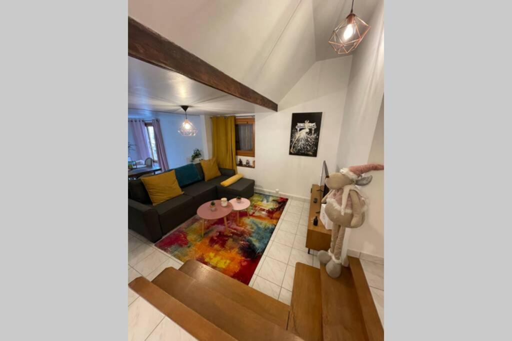 Appartement «La Vie Est Belle» Au Coeur De Sézanne エクステリア 写真