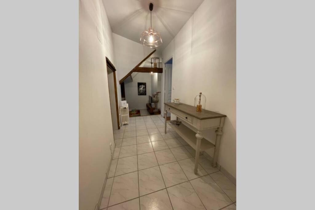 Appartement «La Vie Est Belle» Au Coeur De Sézanne エクステリア 写真
